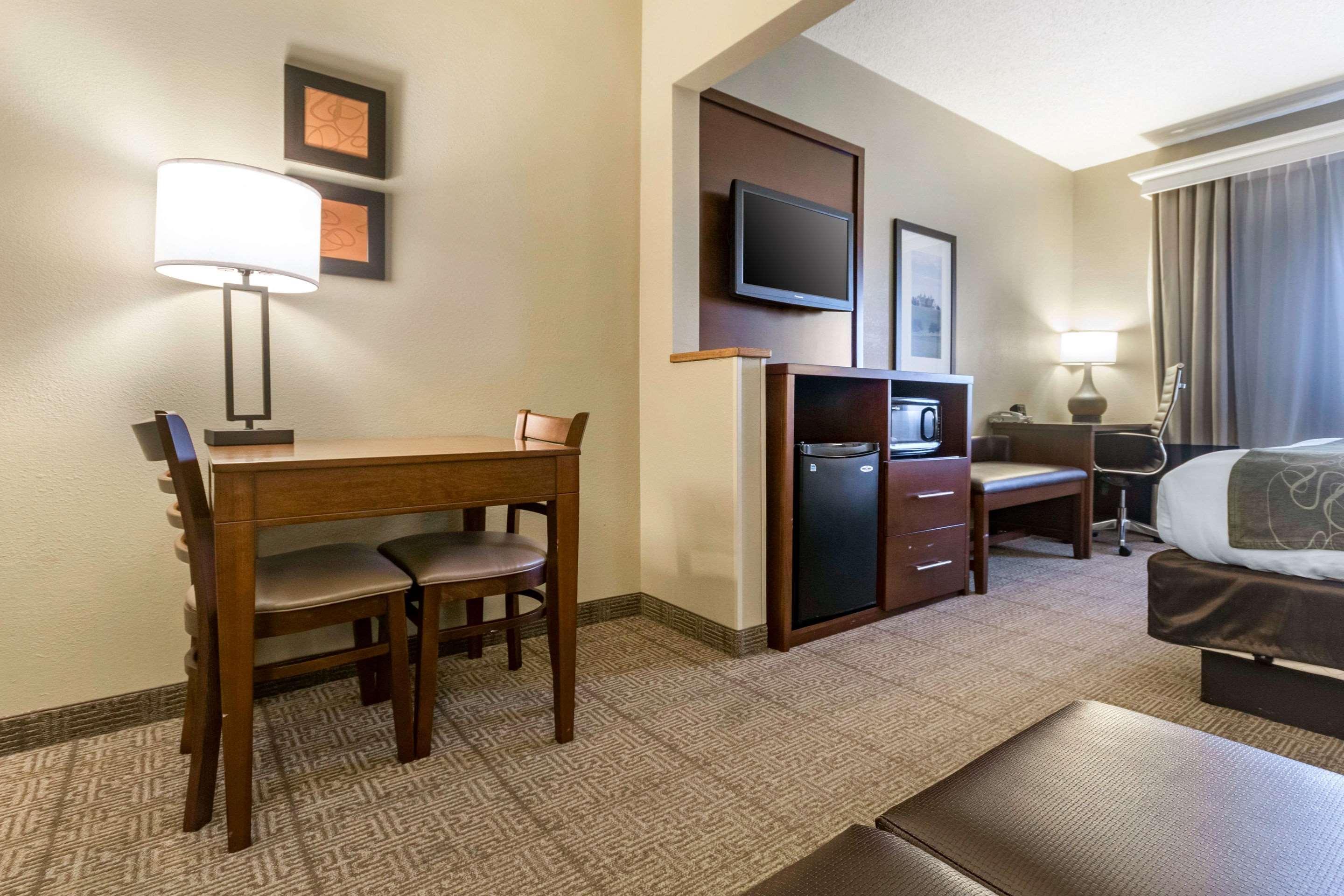 Comfort Suites Keeneland Лексингтон Экстерьер фото