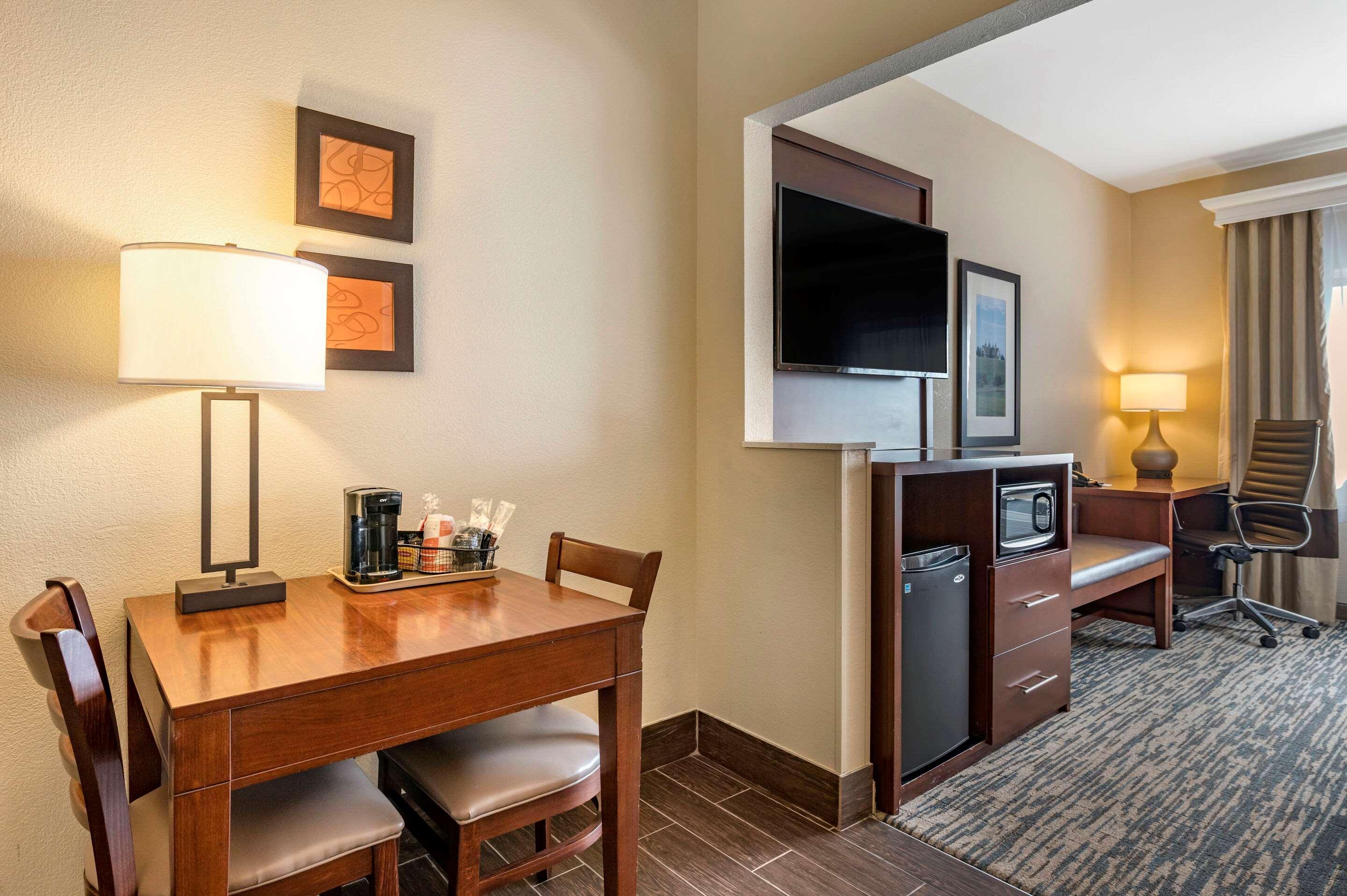 Comfort Suites Keeneland Лексингтон Экстерьер фото